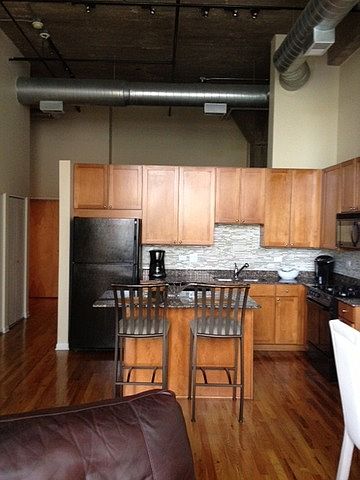 1st image of 758 N Larrabee St APT 207