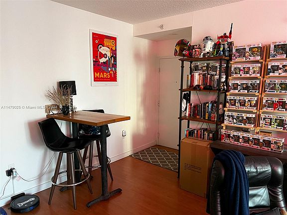 3rd image of 601 NE 23rd St #Penthouse 07
