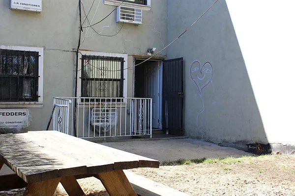 Rented by Premier Metro Realty Corp | media 9