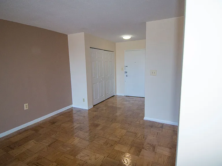 Steward Tower Apartments — Photo 45