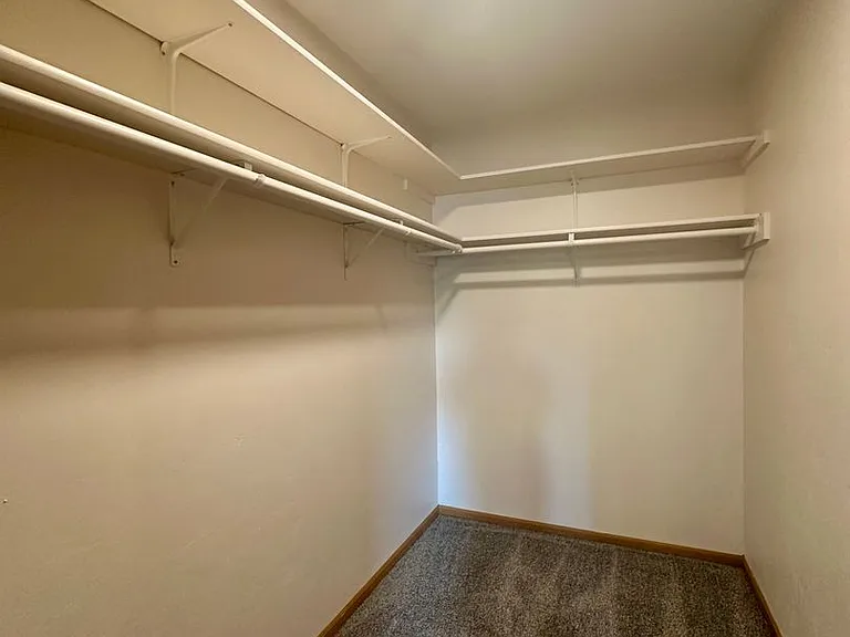 113 S Platten St — Photo 17