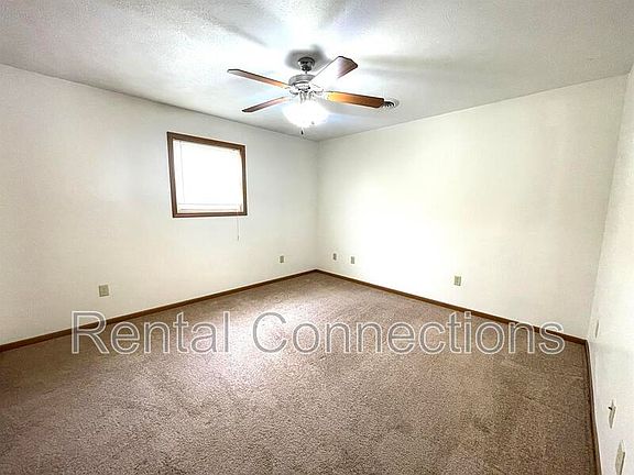 3rd image of 500 E College St #D5