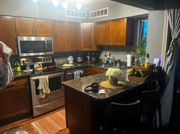 104 E 41st St APT 6, Kansas City, MO 64111