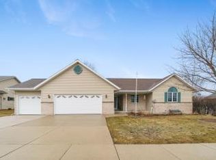 5012 Remiker Ln, Manitowoc, WI 54220