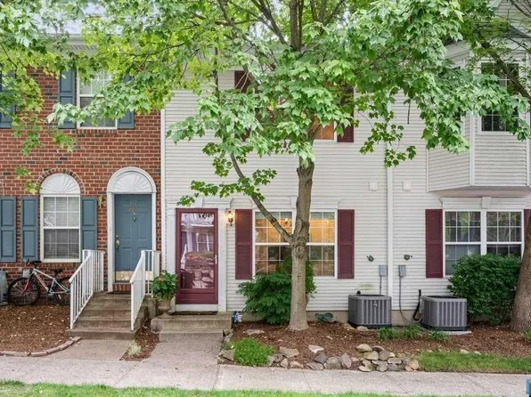 2366 Phillip Ct, Mahwah, NJ 07430