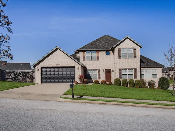 1702 Shook Dr, Cave Springs, AR 72718