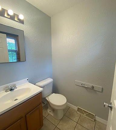 5th image of 1517 W Highland Ave