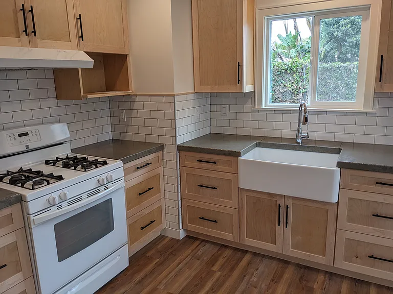 822 1/2 W Islay St — Photo 11