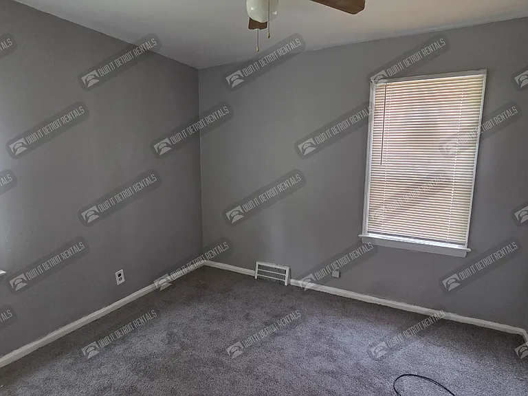 11591 Roxbury St — Photo 7