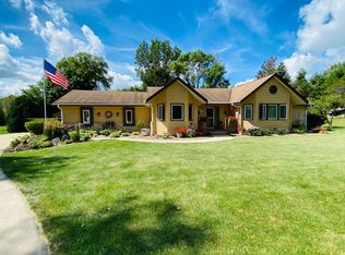 S76W16453 Bellview Dr, Muskego, WI 53150