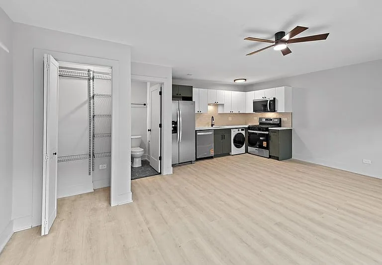 5616 N Washtenaw Ave #105 — Photo 7