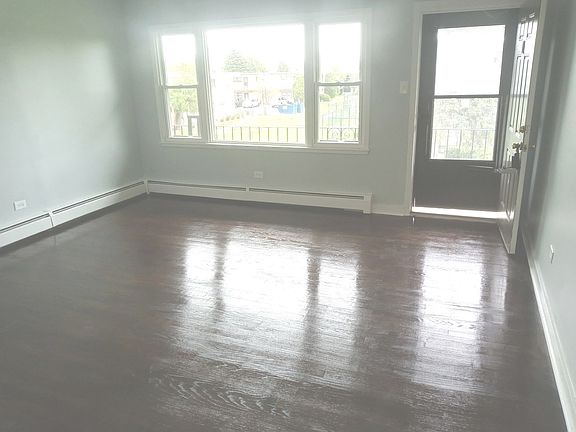 3rd image of 26 King Arthur Ct APT 11