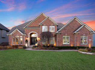 2363 Fawn Lake Cir, Naperville, IL 60564