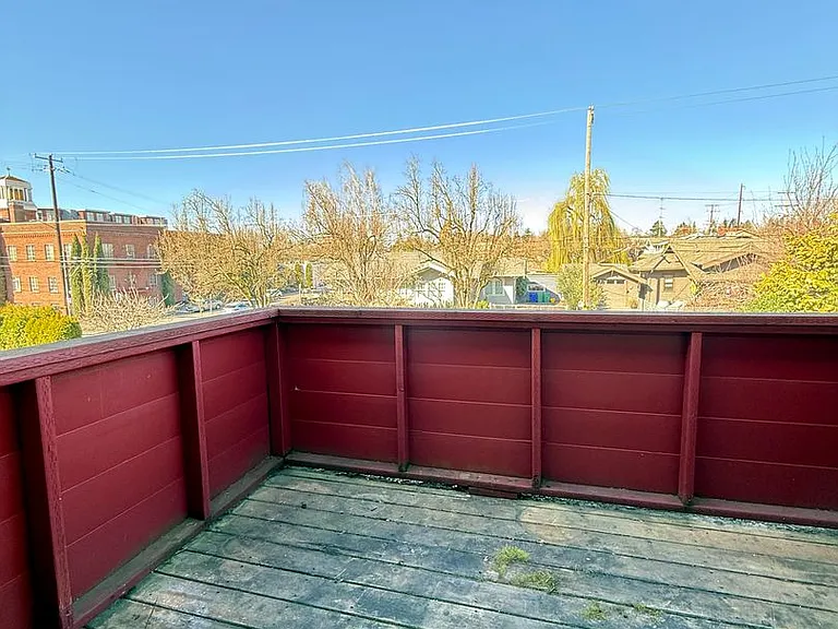 4516 NE Hancock St — Photo 1