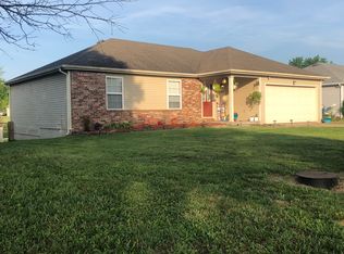 707 S Sunmeadow Dr, Strafford, MO 65757