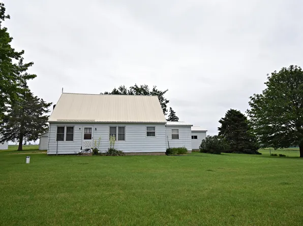 2848 Scott Blvd, Winthrop, IA 50682