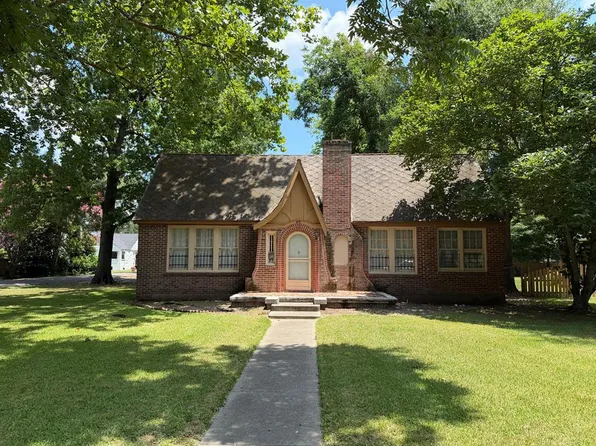 415 N Deer Creek Dr W, Leland, MS 38756