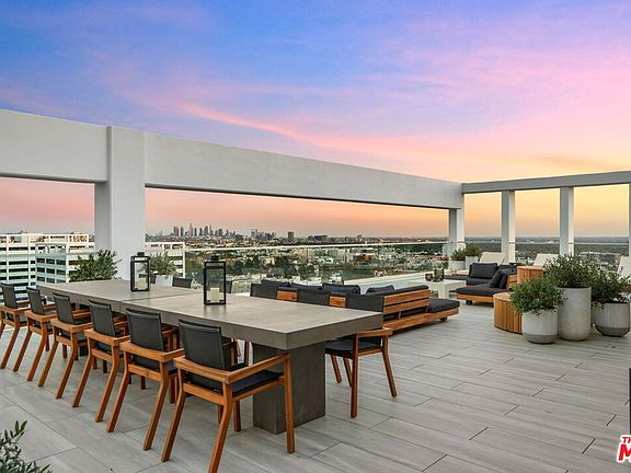 4th image of 7135 Hollywood Blvd #E