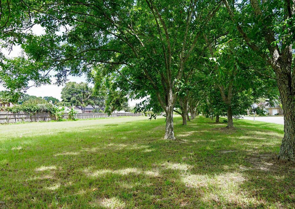 1st image of 100 Canaan Dr