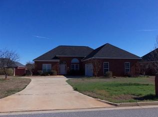 107 Daventry Ln, Warner Robins, GA 31088