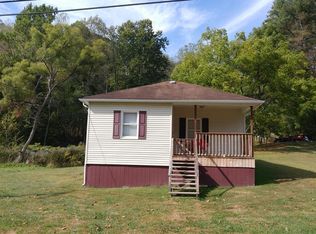 38 Creekside Rd, Fayetteville, WV 25840