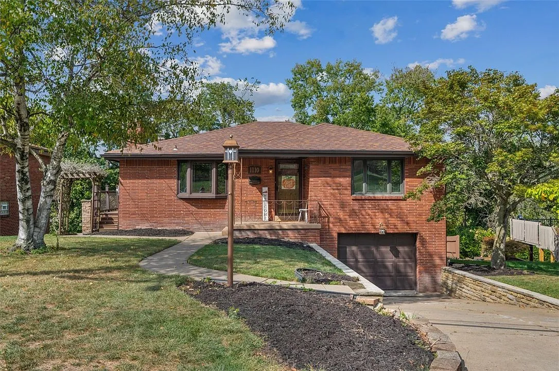 1110 Greenlawn Dr photo 1