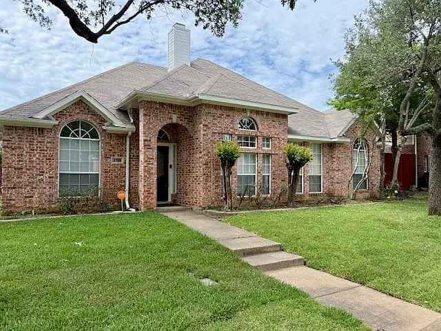 2705 Water Oak Dr — Photo 2