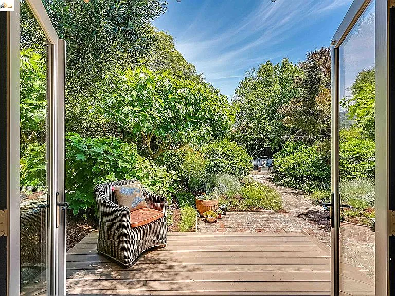 2520 Hearst Ave — Photo 21