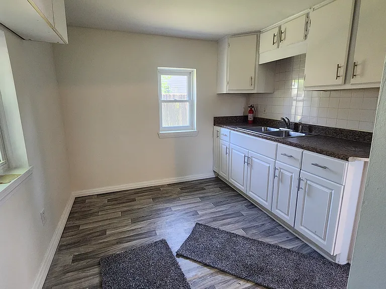 1016 Voorheis Rd — Photo 5