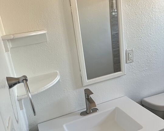 5th image of 1055 W 104th St