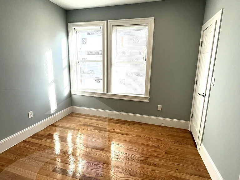 75 Winchester St — Photo 13