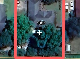 1307 Woodleigh Rd, Dothan, AL 36305