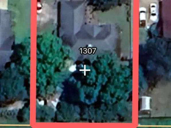 1307 Woodleigh Rd, Dothan, AL 36305