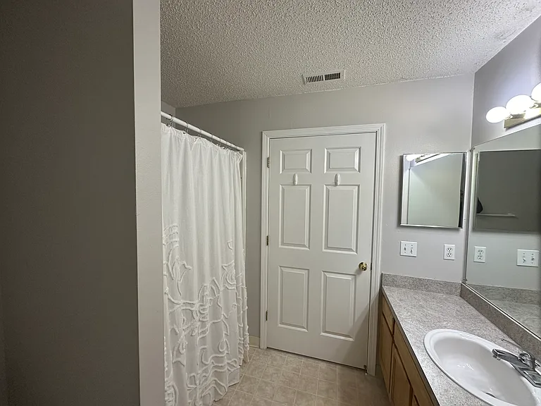 12101 Pinehurst Ln — Photo 18