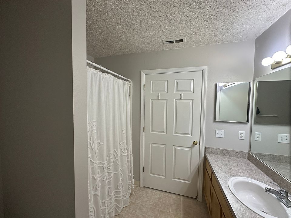 12101 Pinehurst Ln, photo 18