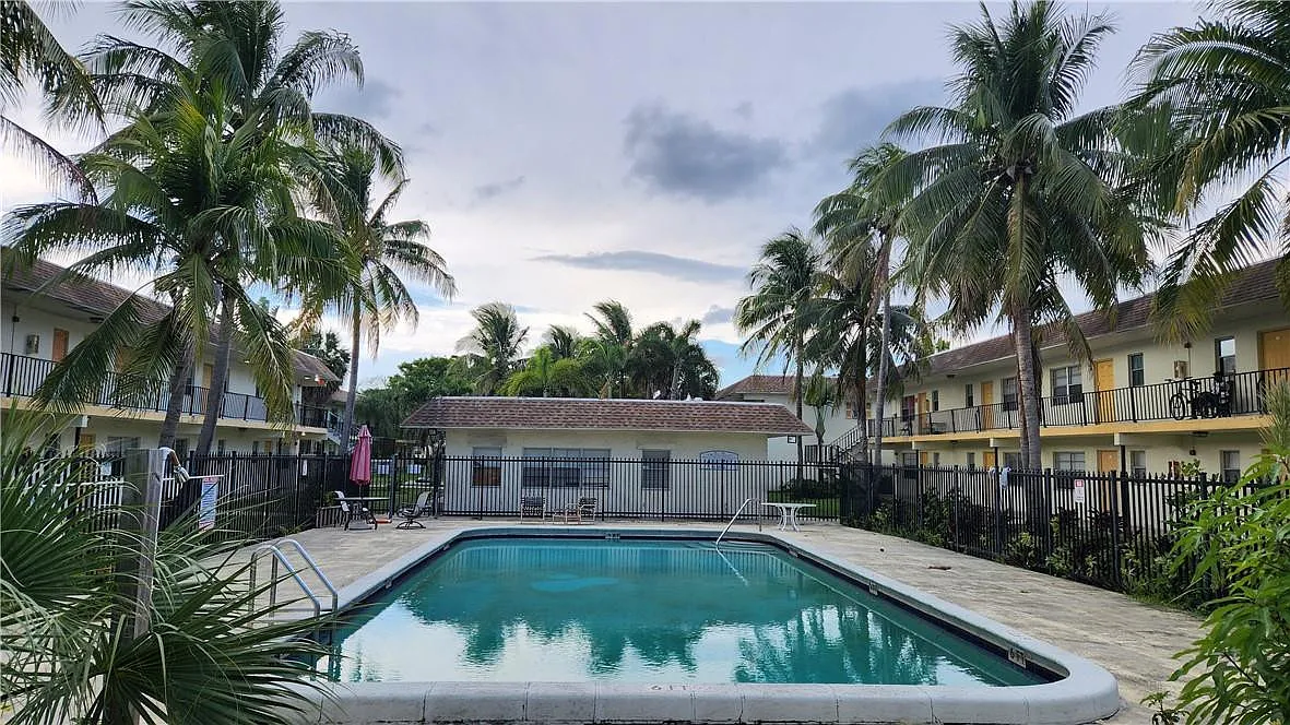 1 bed, 1.0 bath, 740 sqft, $1,600 — Photo 1