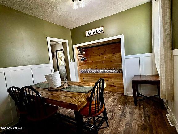 5th image of 313 Plumvalley St