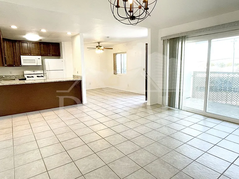 822 S Langley Ave #207 — Photo 6