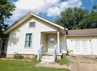 1904 N 5th St, Henryetta, OK 74437