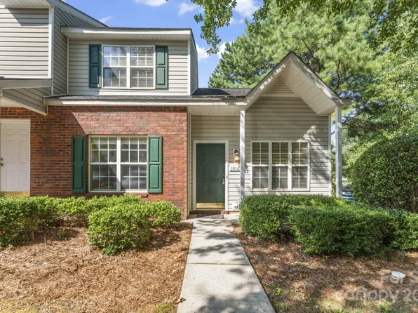 10169 Forest Landing Dr, Charlotte, NC 28213
