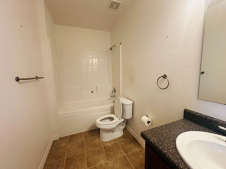 2146 Forest Lake Ave — Photo 19