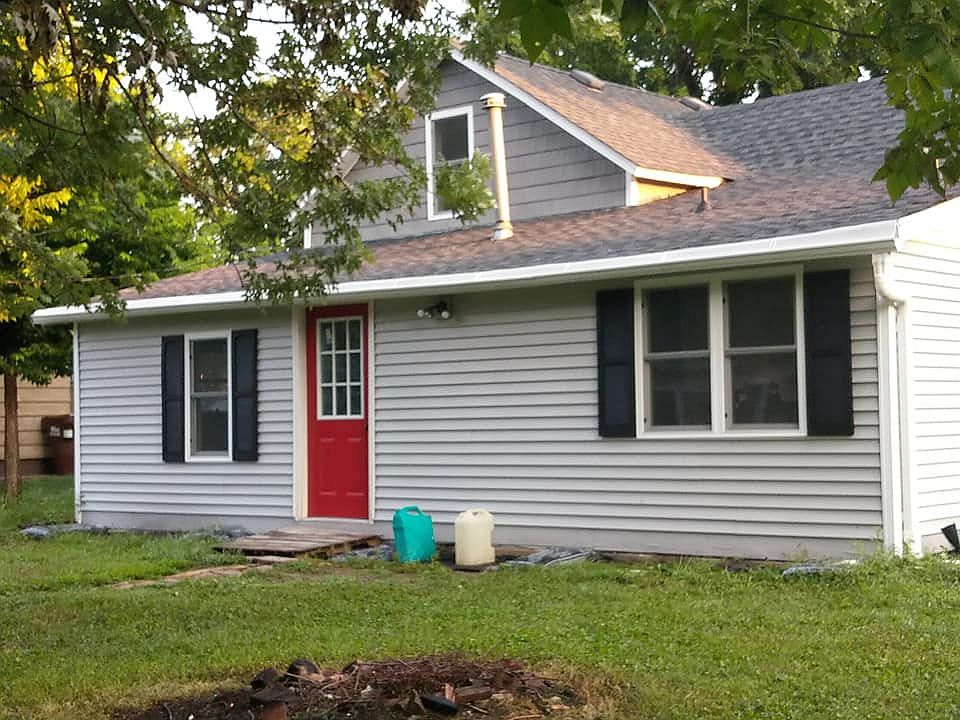 2nd image of 401 14th St W