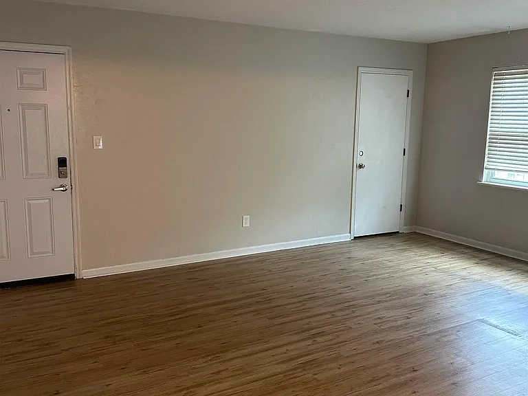 520 E Call St #3 — Photo 2