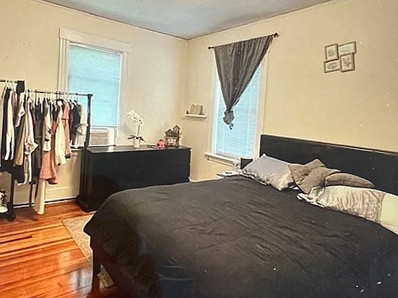 Bed Room. (1 of 3)