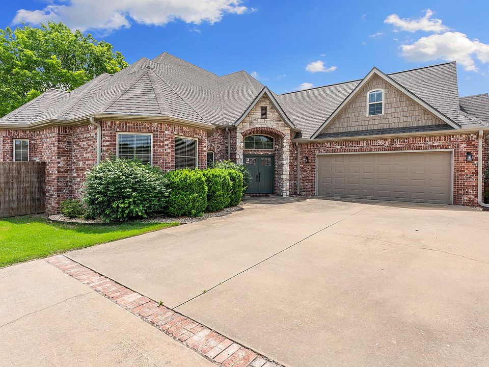 Front of house on corner lot