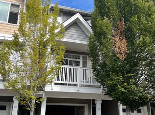 23120 SE Black Nugget Rd UNIT P4, Issaquah, WA 98029