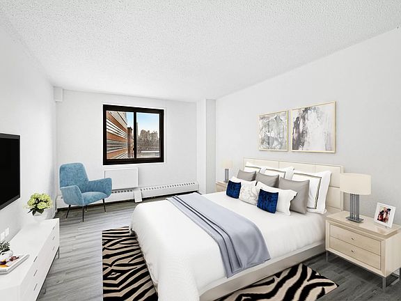3rd image of 299 Pearl St APT 4N