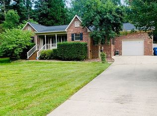 121 Winchester Ct, Trinity, NC 27370