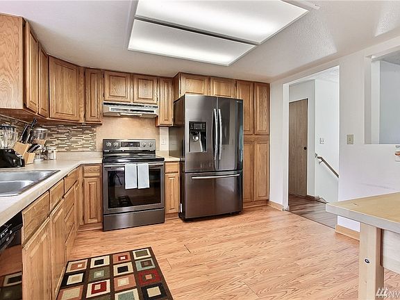 4th image of 427 Peregrine Dr SE