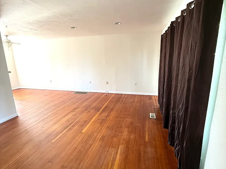 504 Barth Ave #504 — Photo 8